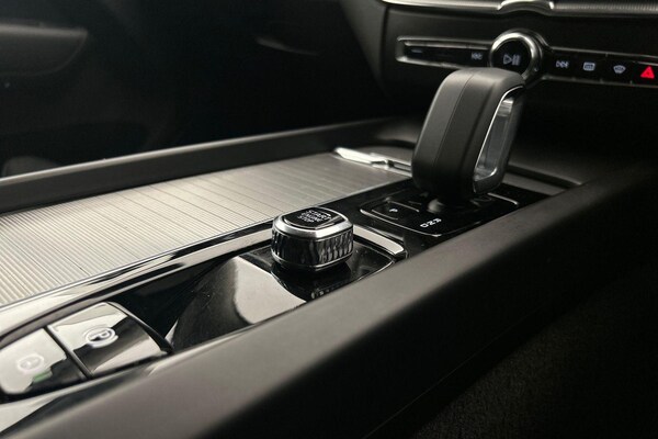 Used Volvo XC60 2023 for sale - 75670423: Photo 14