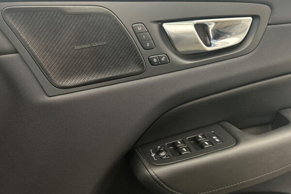Used Volvo XC60 2023 for sale - 75670423: Photo 24
