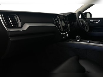 Used Volvo XC60 2023 for sale - 75670423: Photo