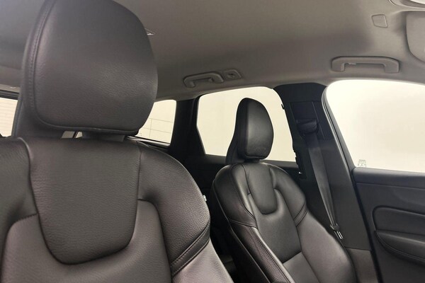 Used Volvo XC60 2023 for sale - 75670423: Photo 32