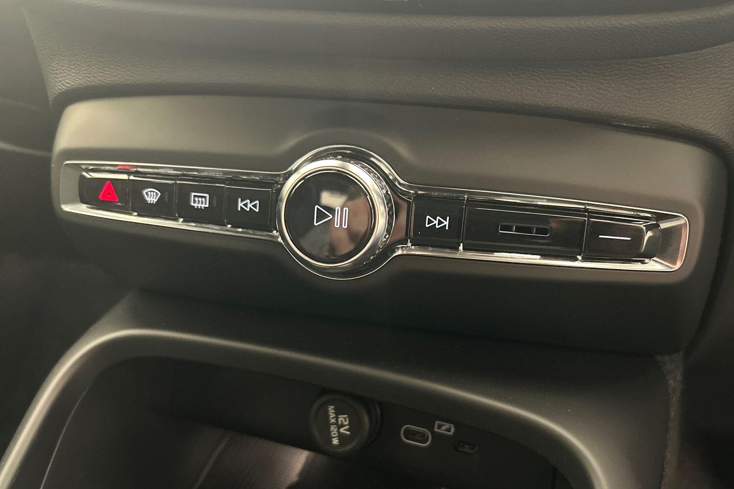 Used Volvo XC40 2025 for sale - 76020738: Photo 15