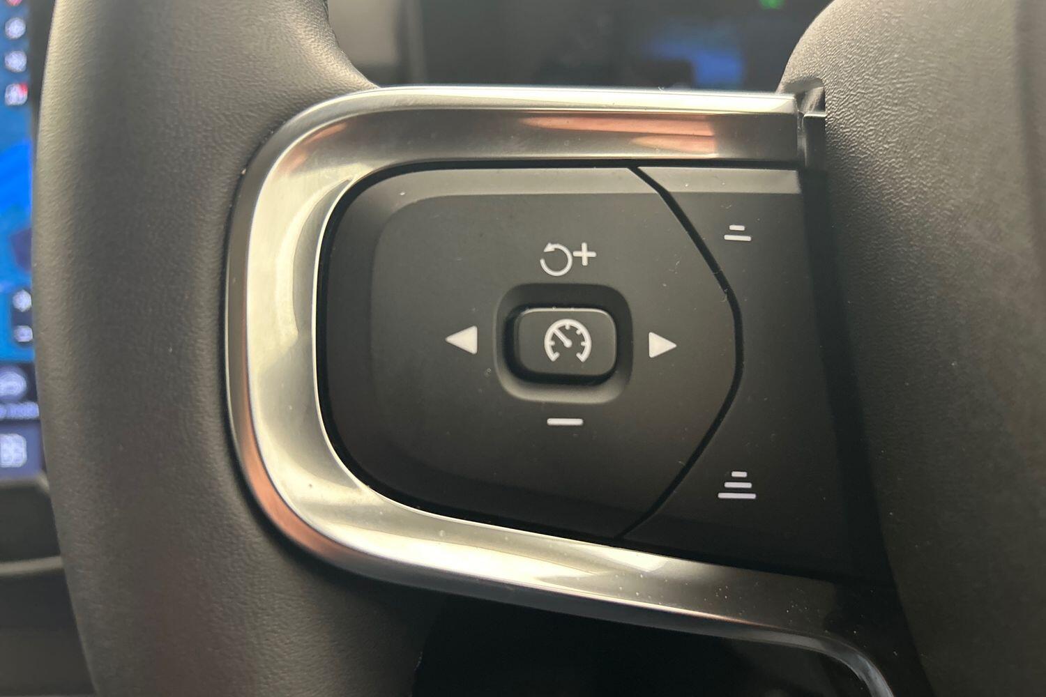 Used Volvo XC40 2025 for sale - 76109125: Photo 12