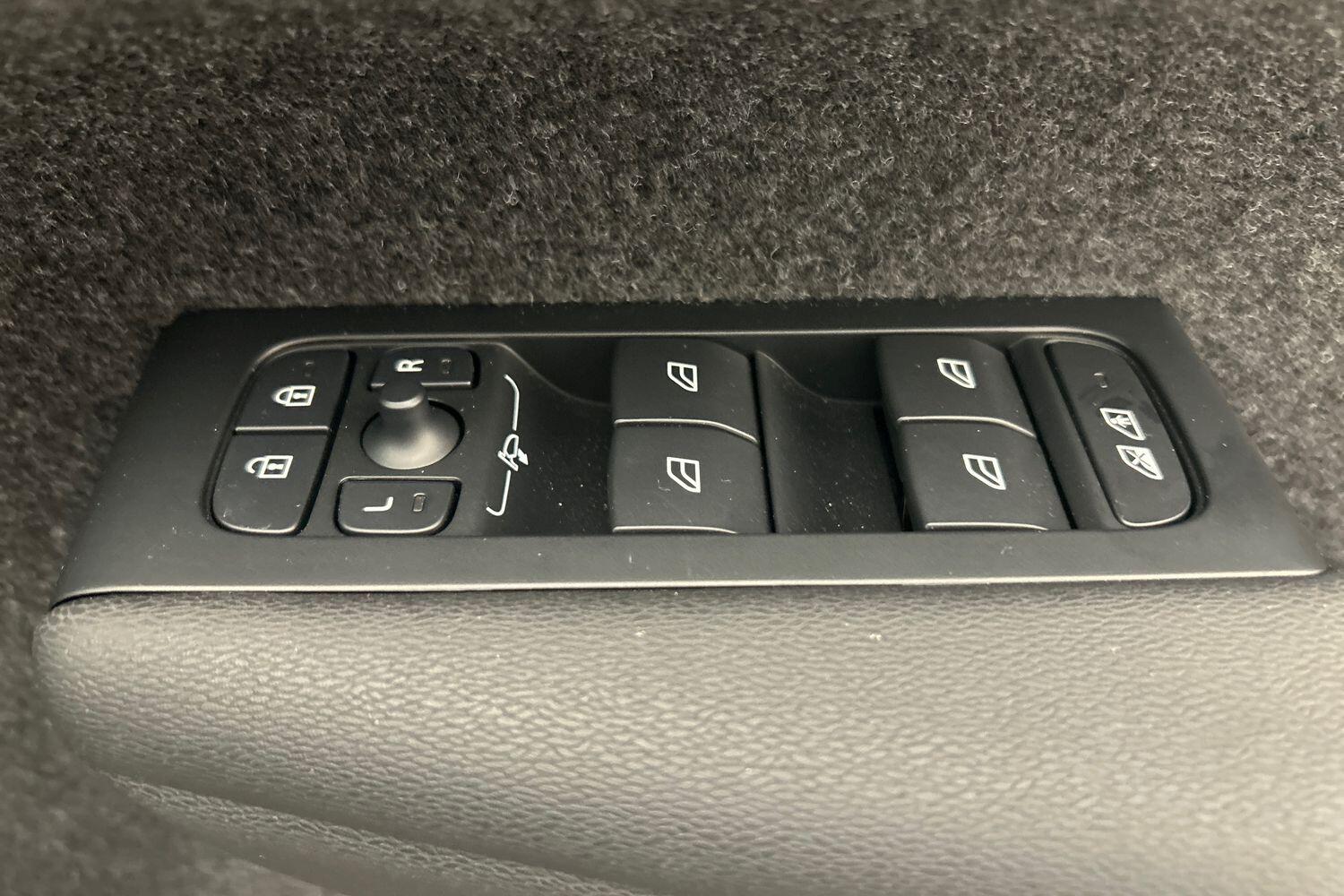 Used Volvo XC40 2025 for sale - 76109125: Photo 28