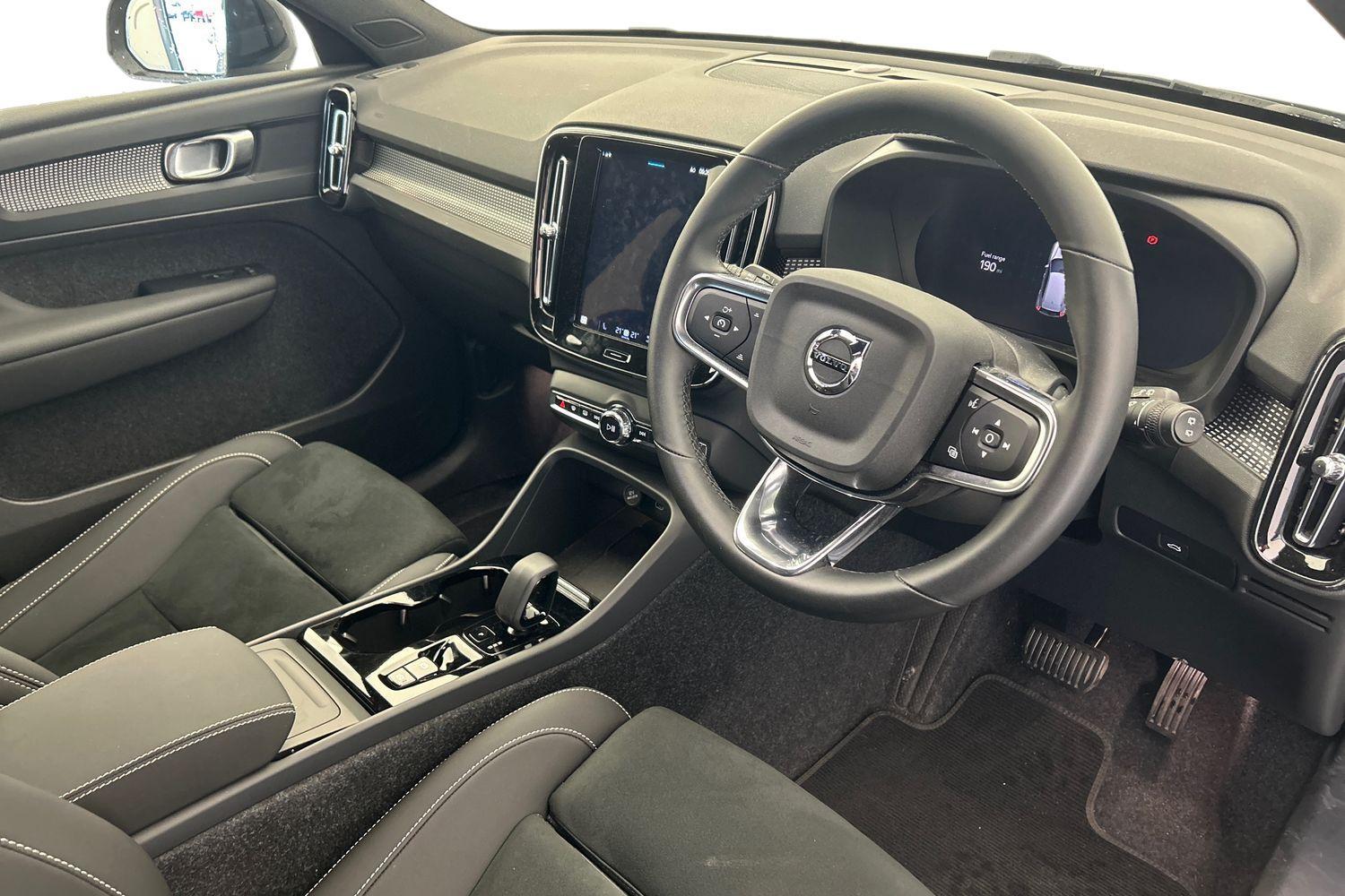 Used Volvo XC40 2024 for sale - 76059245: Photo 11