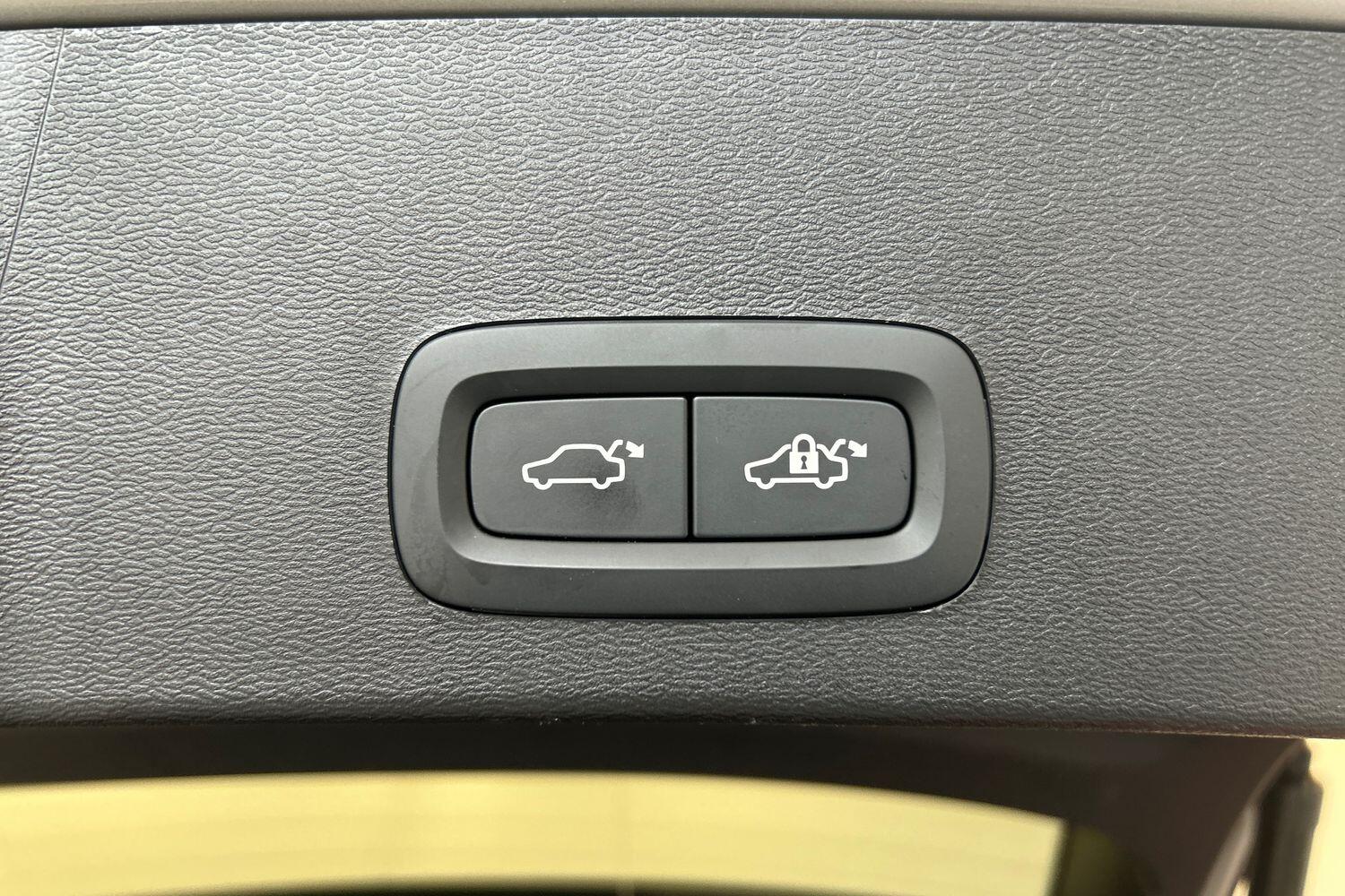 Used Volvo XC40 2024 for sale - 76059245: Photo 23