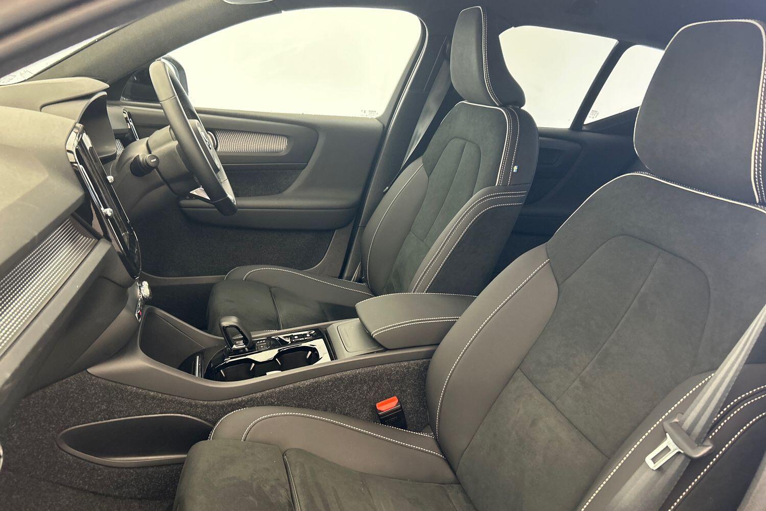 Used Volvo XC40 2024 for sale - 76059245: Photo 25