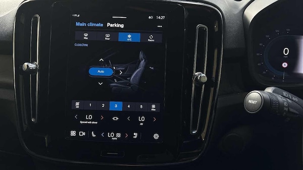 Used Volvo XC40 2022 for sale - 76238820: Photo 39