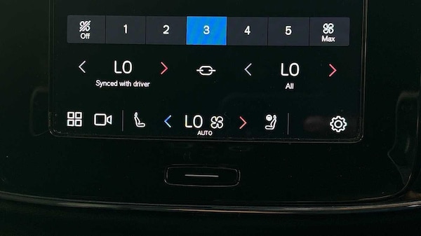 Used Volvo XC40 2022 for sale - 76238820: Photo 40