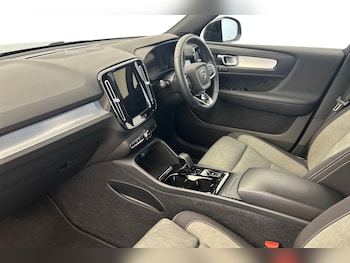Used Volvo XC40 2022 for sale - 76158673: Photo 2