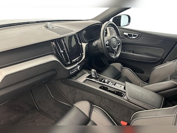 Used Volvo XC60 2021 for sale - 75978334: Photo 2