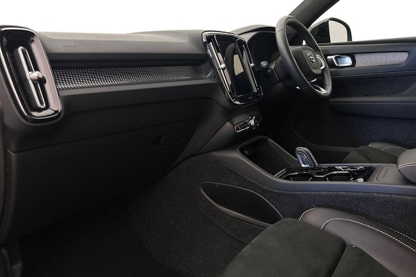 Used Volvo XC40 2021 for sale - 75258180: Photo 2