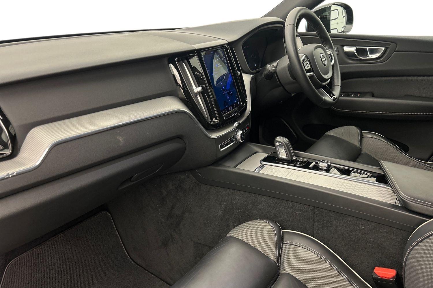 Used Volvo XC60 2021 for sale - 76108855: Photo 2