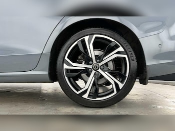 Used Volvo V60 2023 for sale - 75578505: Photo