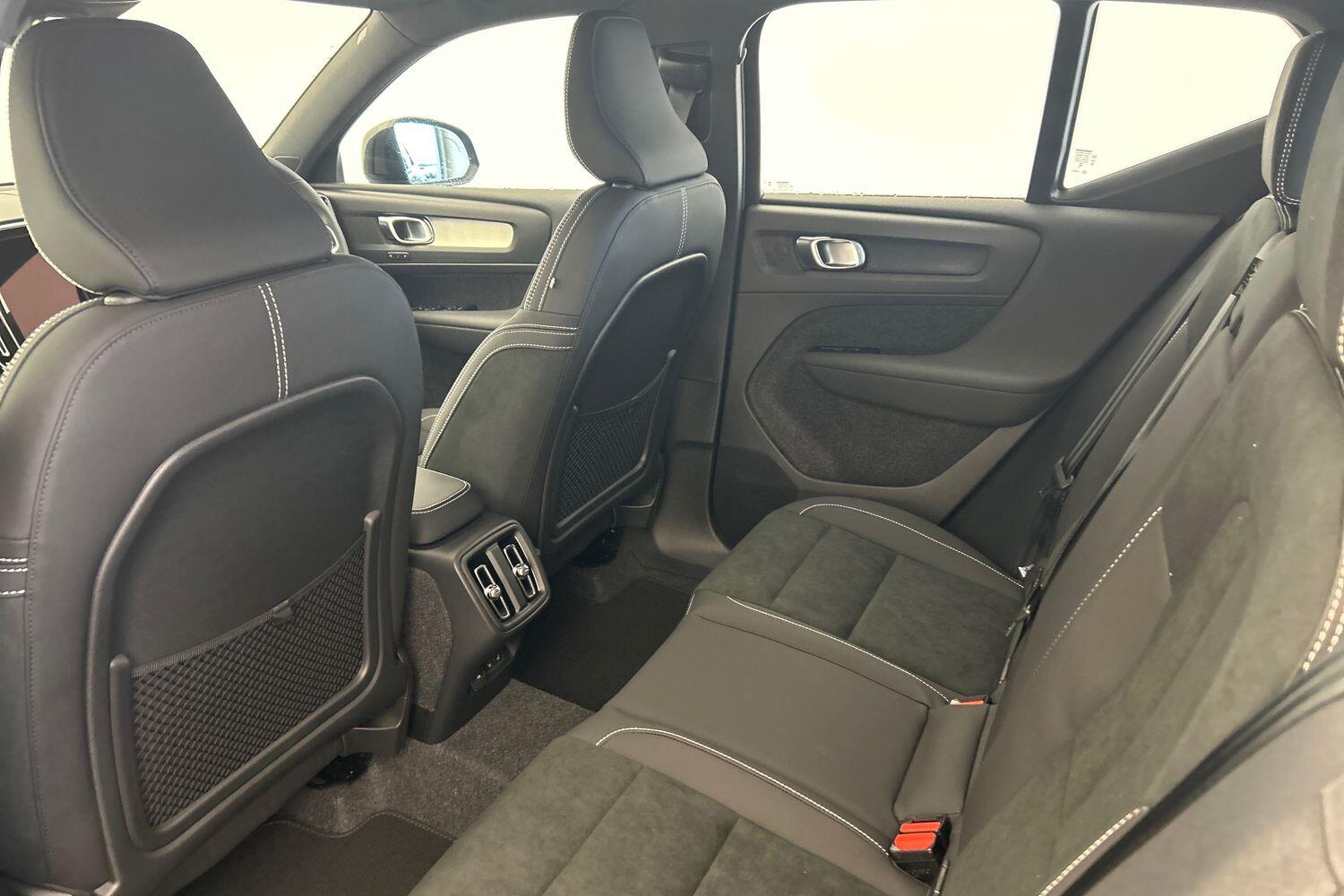 Used Volvo XC40 2025 for sale - 76152561: Photo 24