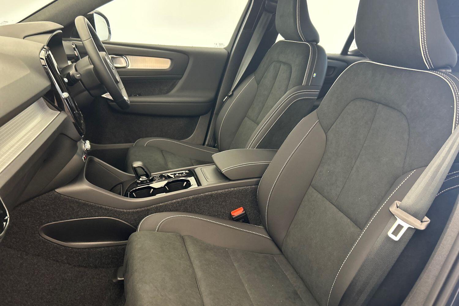 Used Volvo XC40 2025 for sale - 76152561: Photo 25
