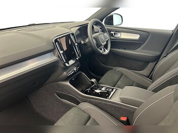 Used Volvo XC40 2025 for sale - 76152561: Photo