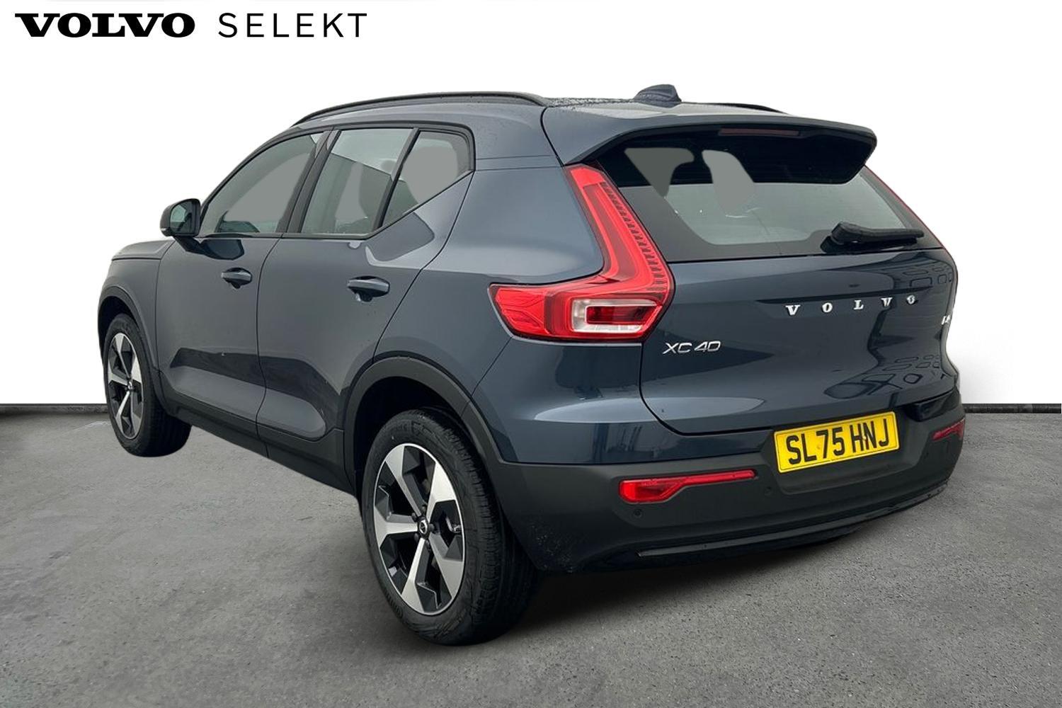 Used Volvo XC40 2025 for sale - 76152561: Photo 4