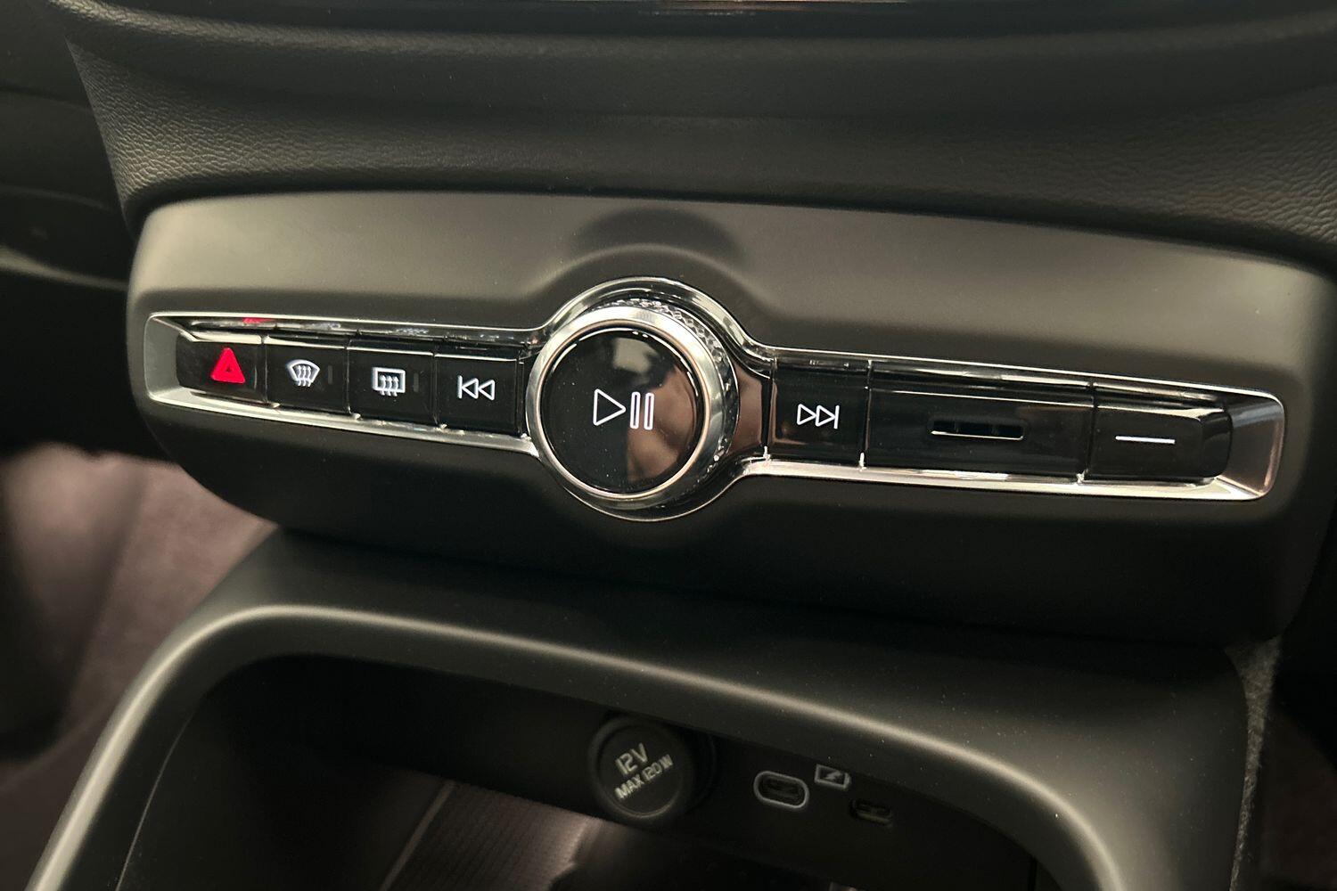 Used Volvo XC40 2025 for sale - 76158668: Photo 15