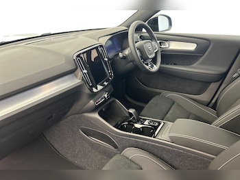Used Volvo XC40 2025 for sale - 76158668: Photo