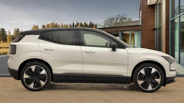 Used Volvo EX30 2025 for sale - 76226467: Photo 2