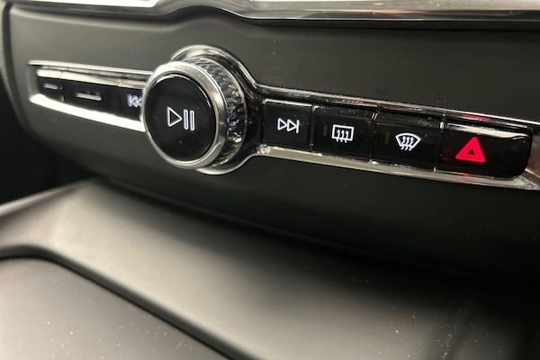 Used Volvo XC60 2021 for sale - 74990141: Photo 15