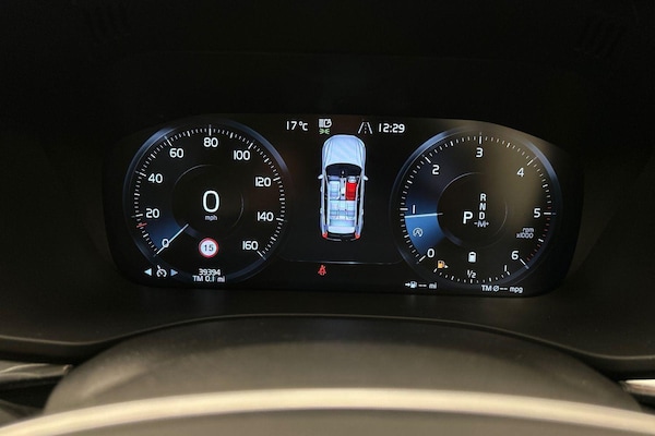 Used Volvo XC60 2021 for sale - 74990141: Photo 8