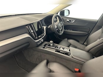 Used Volvo XC60 2022 for sale - 76159080: Photo 2