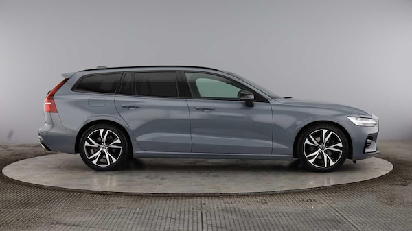 Used Volvo V60 2021 for sale - 76200096: Photo 2