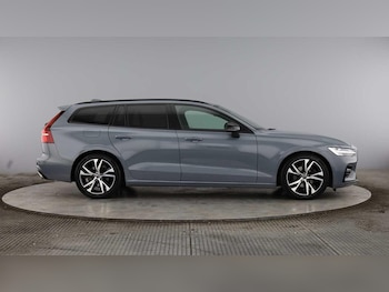 Used Volvo V60 2021 for sale - 76200096: Photo 2
