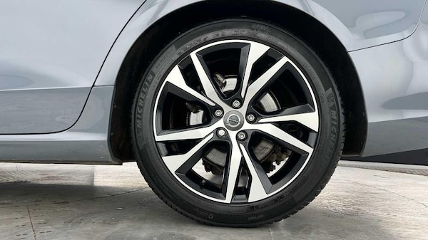 Used Volvo V60 2021 for sale - 76200096: Photo 4