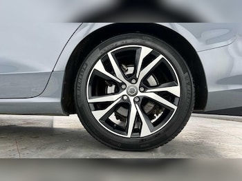 Used Volvo V60 2021 for sale - 76200096: Photo 4
