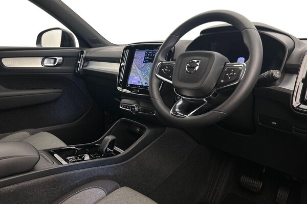 Used Volvo XC40 2023 for sale - 75601085: Photo 11