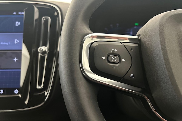Used Volvo XC40 2023 for sale - 75601085: Photo 12