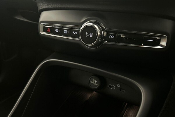 Used Volvo XC40 2023 for sale - 75601085: Photo 15