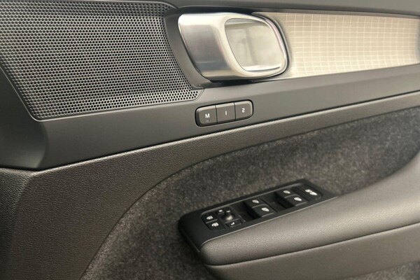 Used Volvo XC40 2023 for sale - 75601085: Photo 24