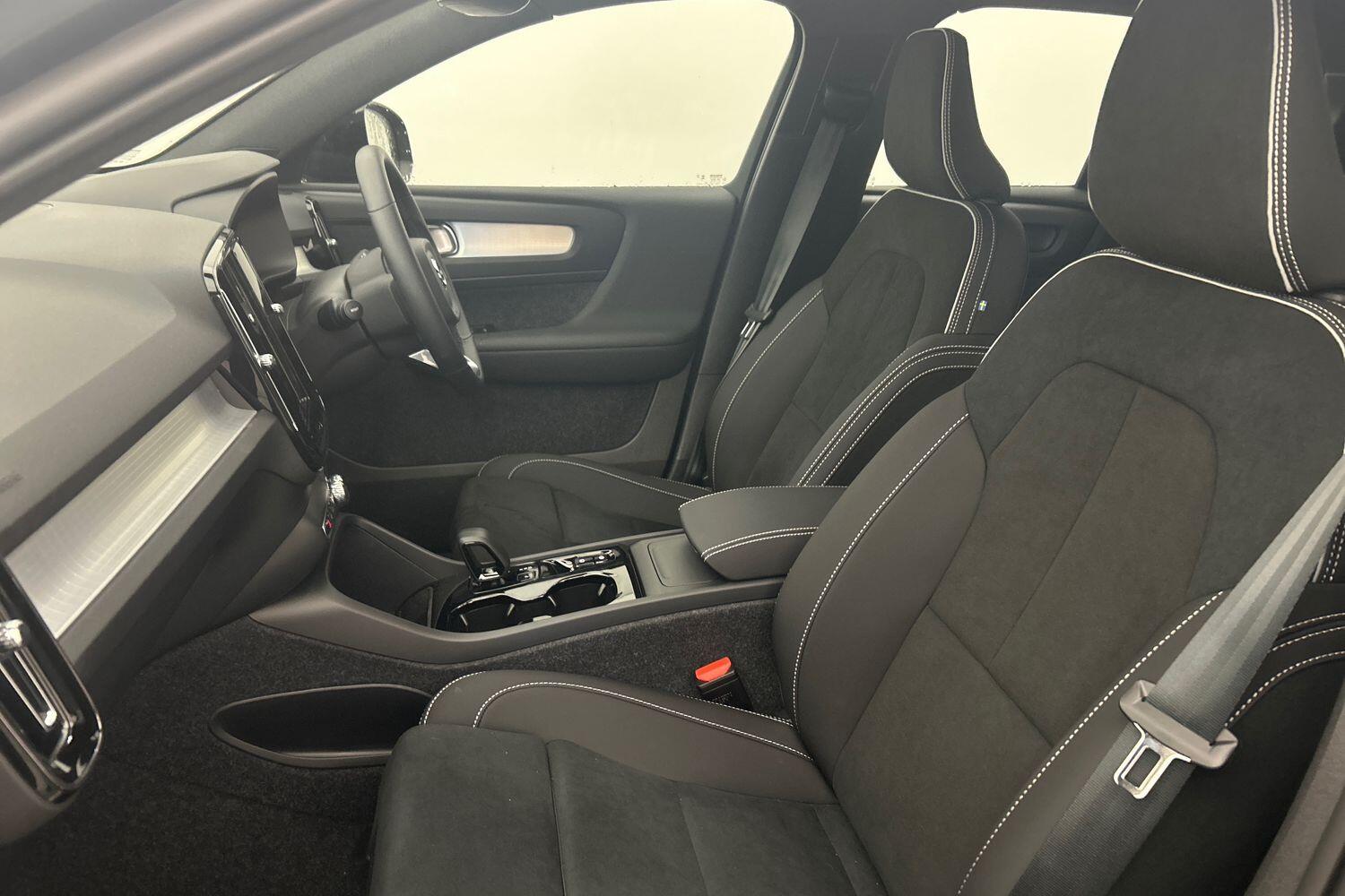 Used Volvo XC40 2025 for sale - 76012889: Photo 25