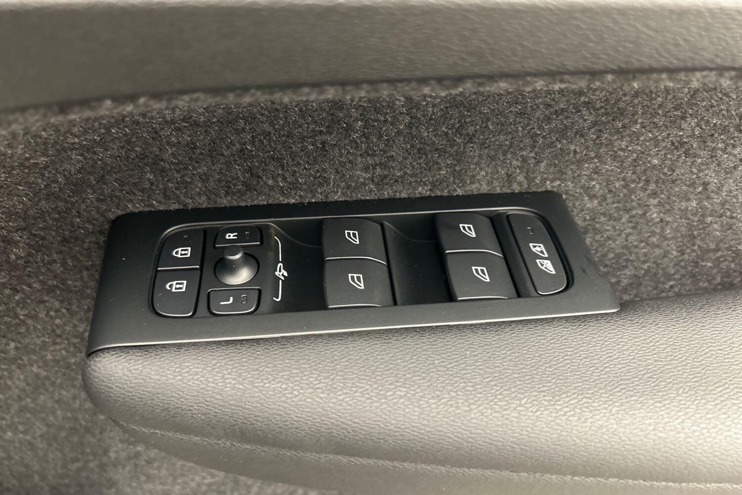 Used Volvo XC40 2025 for sale - 76013535: Photo 25