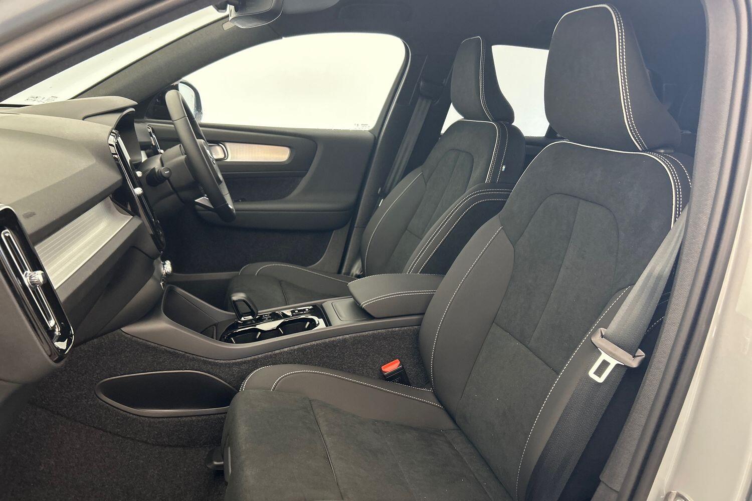Used Volvo XC40 2025 for sale - 76152630: Photo 25