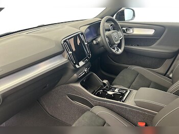 Used Volvo XC40 2025 for sale - 76152630: Photo