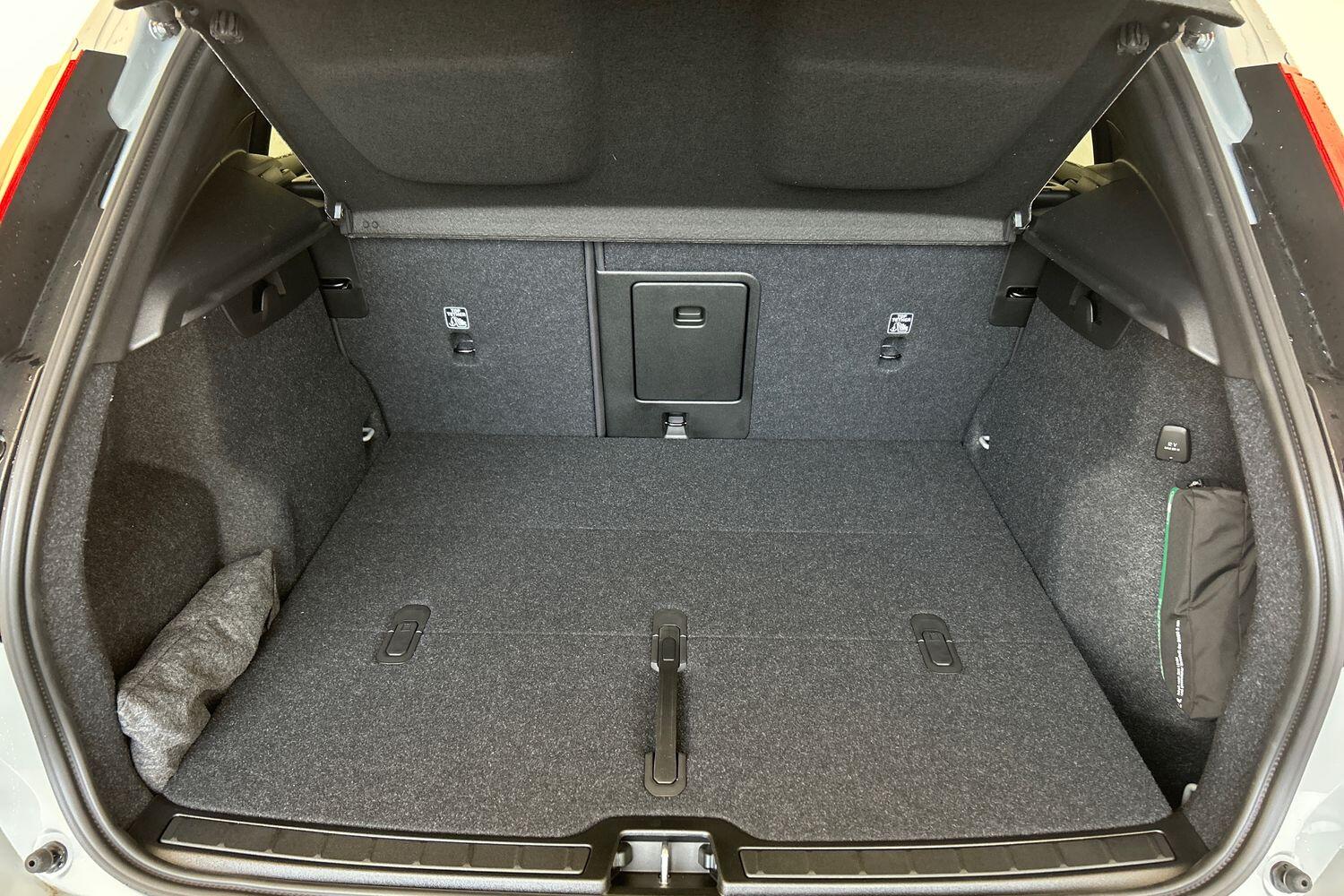 Used Volvo XC40 2025 for sale - 76152630: Photo 9