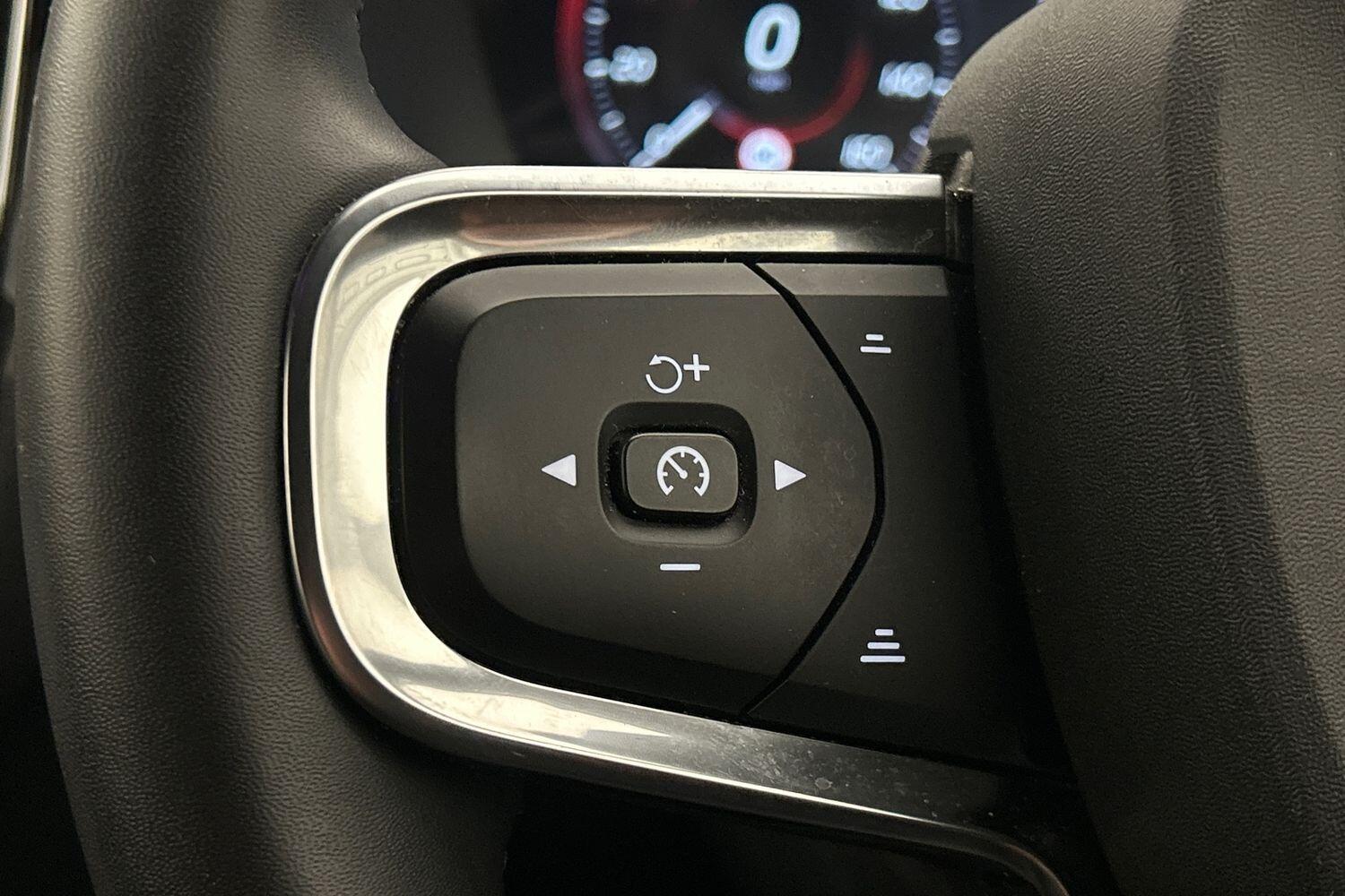 Used Volvo XC40 2023 for sale - 76071961: Photo 11