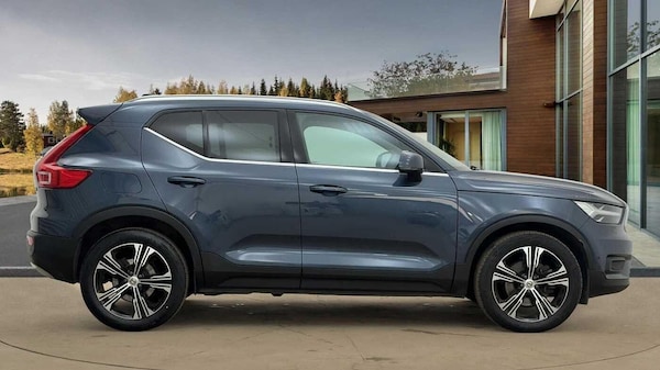 Used Volvo XC40 2021 for sale - 76239192: Photo 2