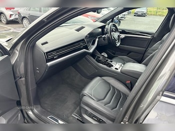 Used Volkswagen Touareg 2019 for sale - 76216402: Photo 2