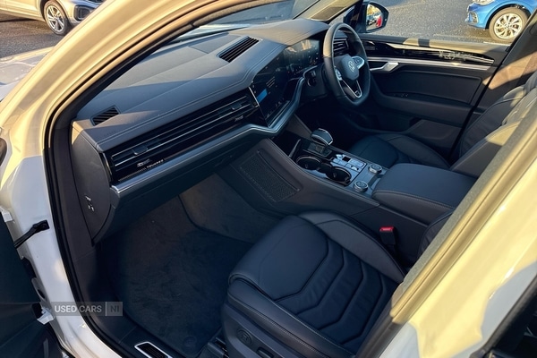 Used Volkswagen Touareg 2025 for sale - 77204458: Photo 2