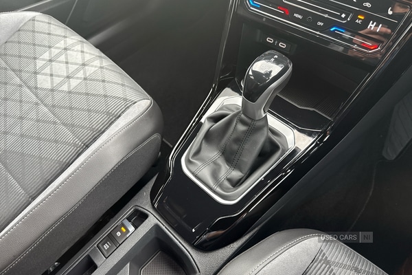 Used Volkswagen T-Roc 2024 for sale - 76486396: Photo 10