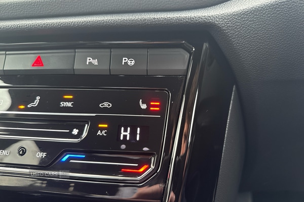 Used Volkswagen T-Roc 2024 for sale - 76486396: Photo 17