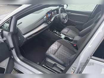 Used Volkswagen Golf 2025 for sale - 77050389: Photo