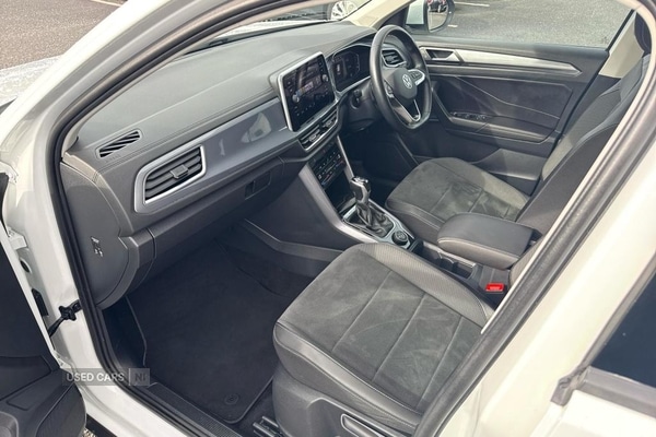 Used Volkswagen T-Roc 2022 for sale - 76032958: Photo 2