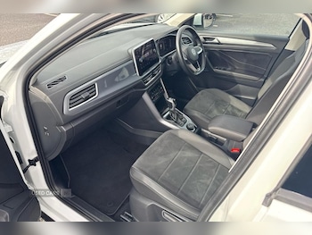 Used Volkswagen T-Roc 2022 for sale - 76032958: Photo 2