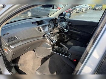 Used Honda CR-V 2017 for sale - 76190130: Photo 2